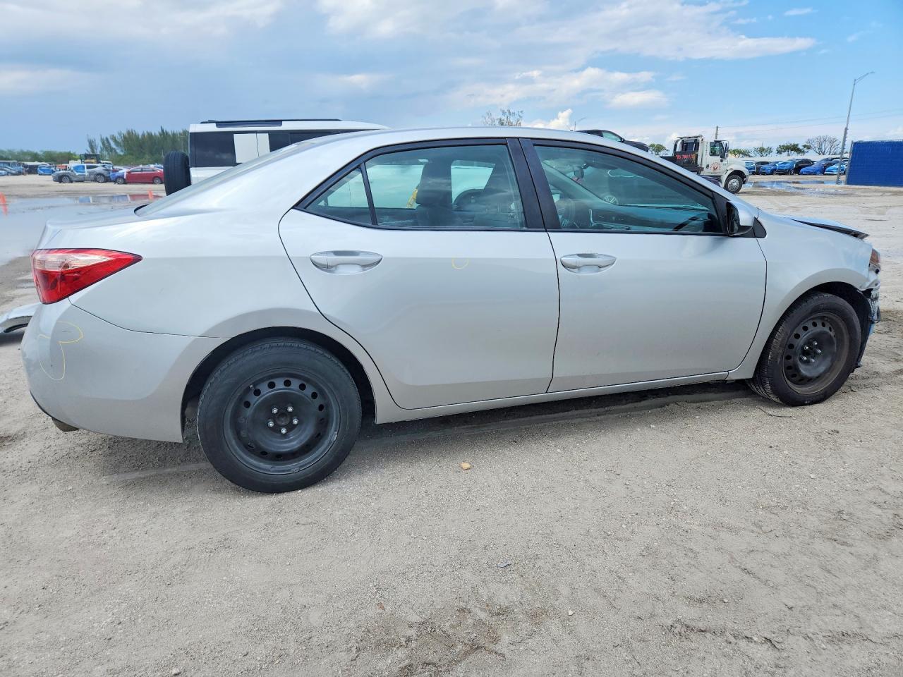 2019 Toyota Corolla Le - Фото 3