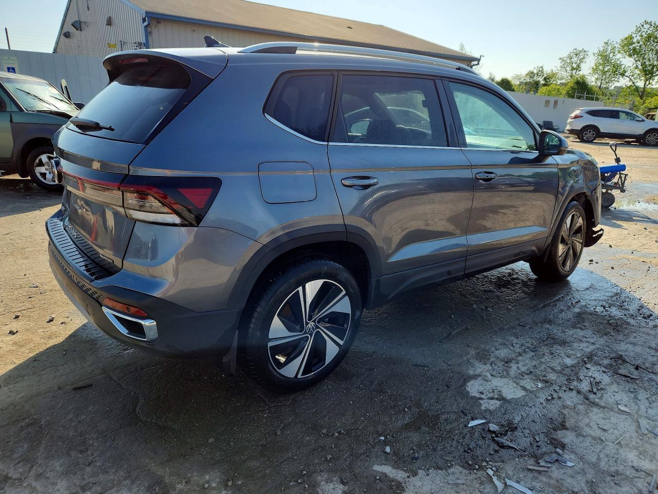 2025 Volkswagen Taos Se - Фото 3
