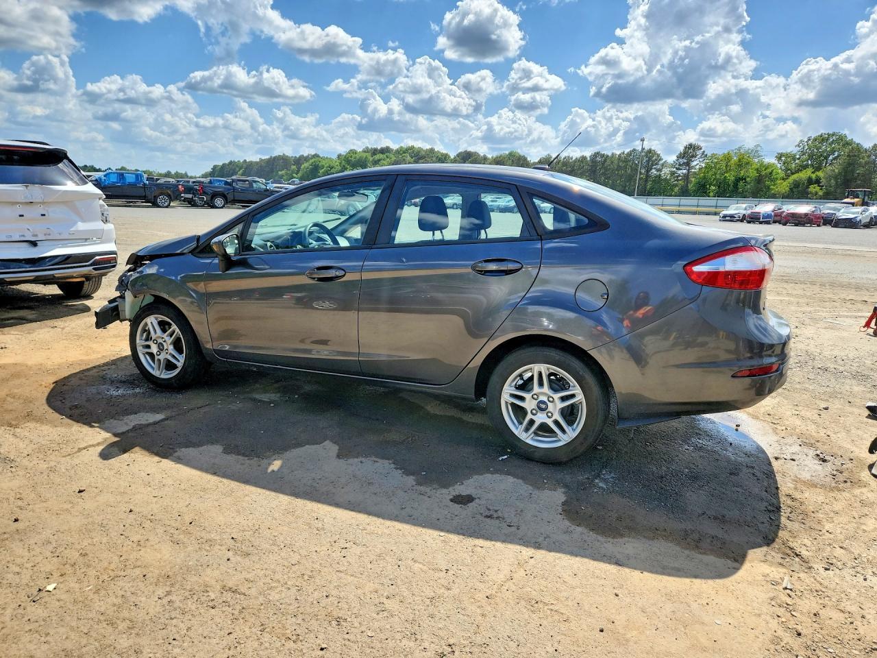 2019 Ford Fiesta Se - Фото 2