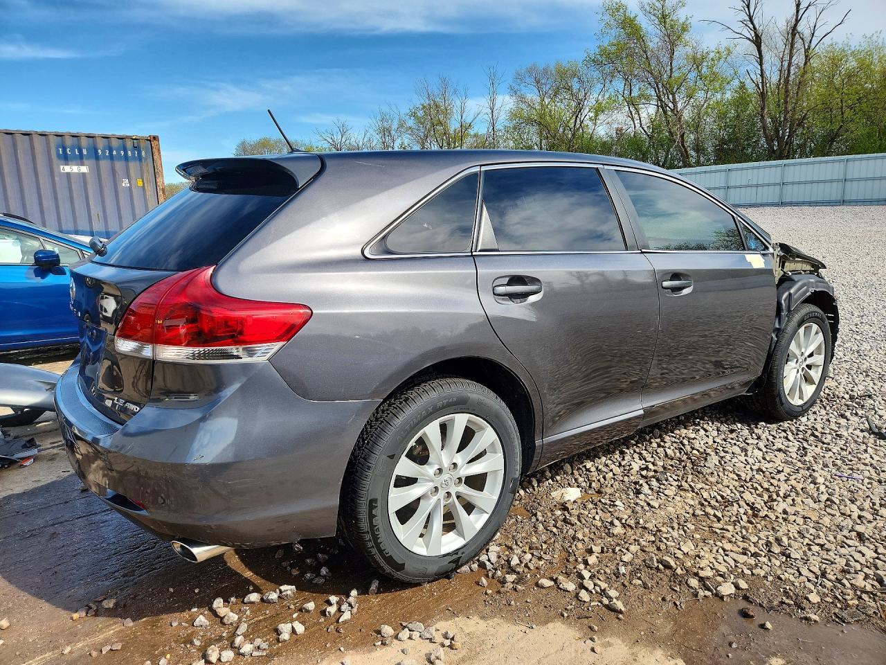 2015 Toyota Venza Le - Image 3