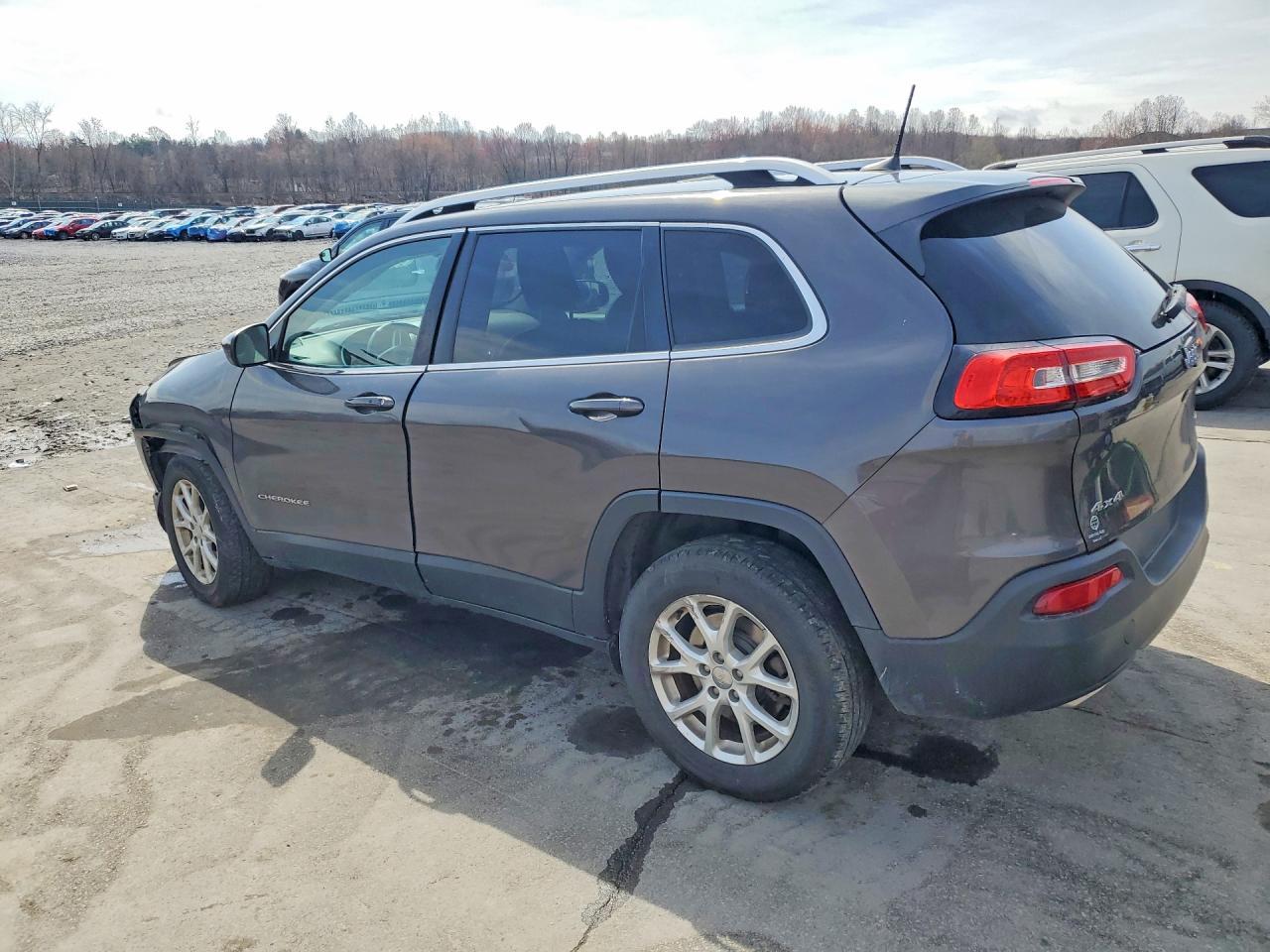 2018 Jeep Cherokee Latitude Plus - Фото 2