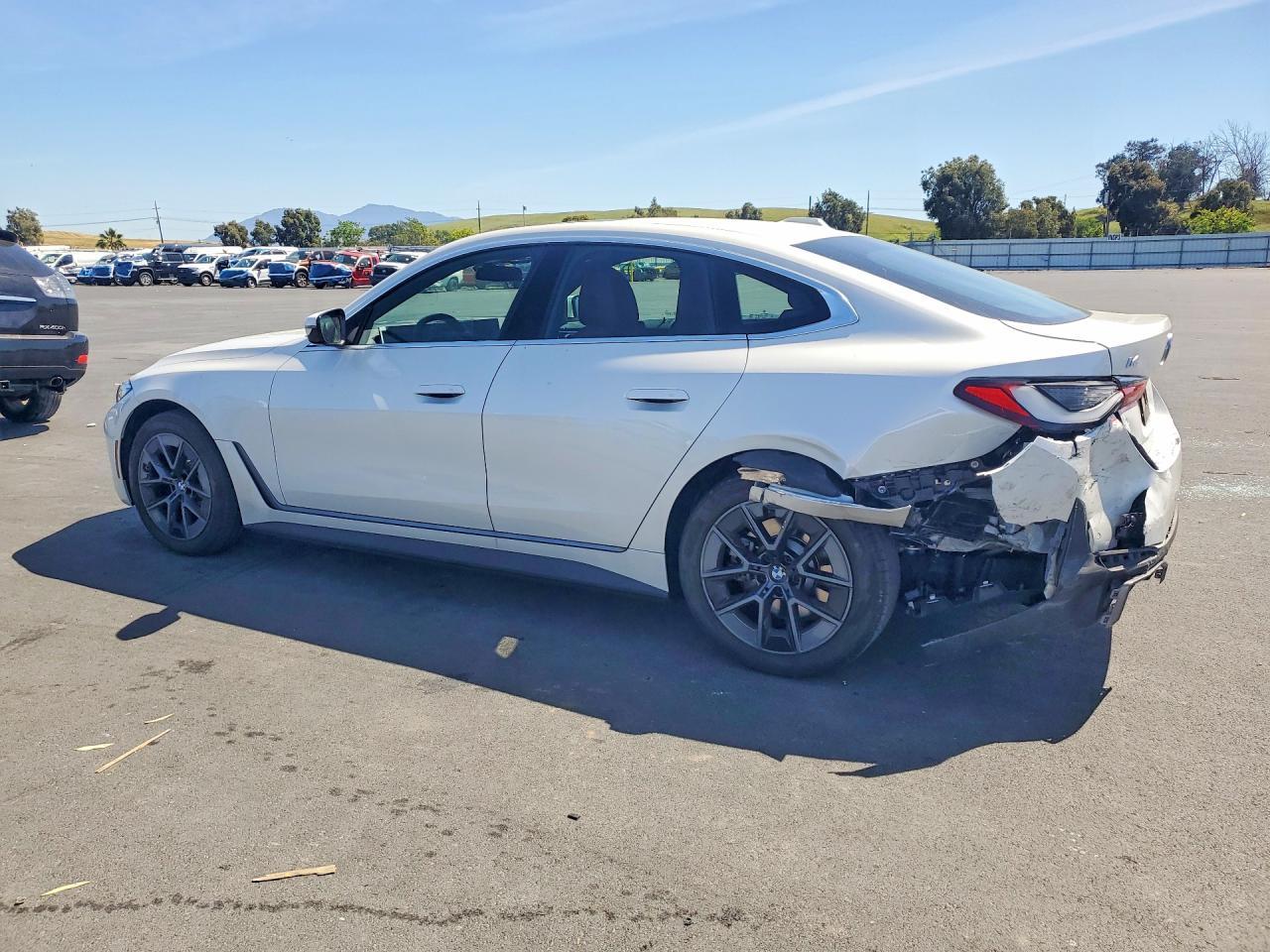 2025 BMW I4 Edrive 40 - Image 2