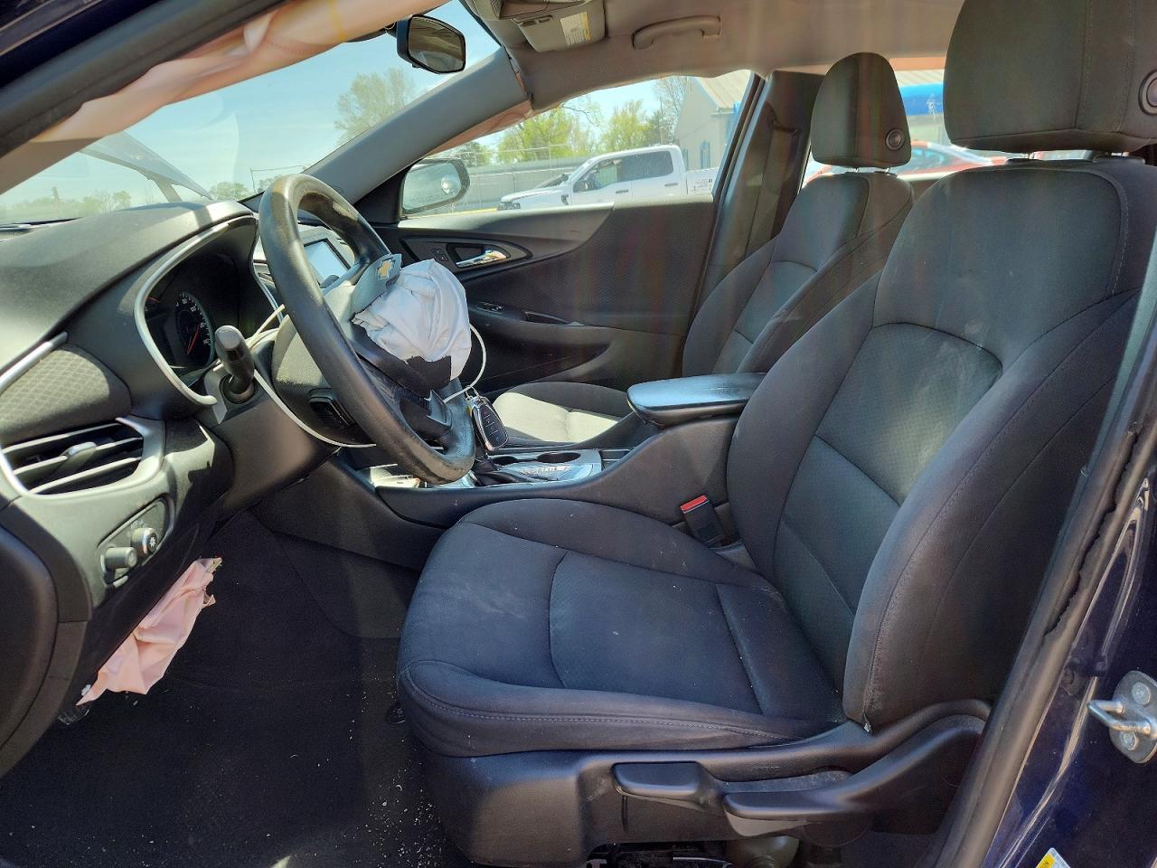 2017 Chevrolet Malibu Ls - Фото 7
