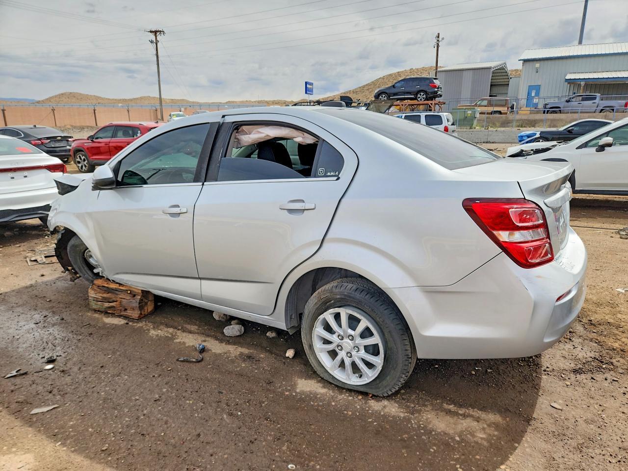 2017 Chevrolet Sonic Lt - Image 2