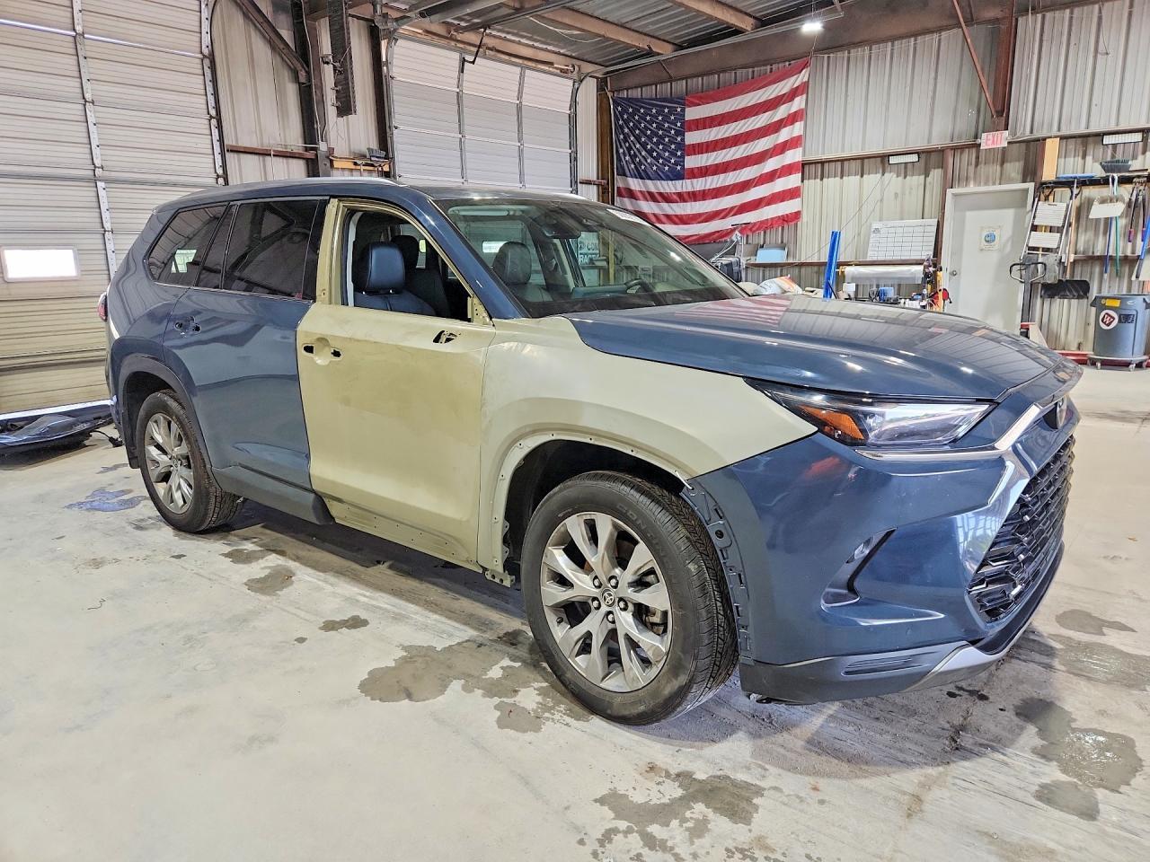2024 Toyota Grand Highlander Limited - Image 4