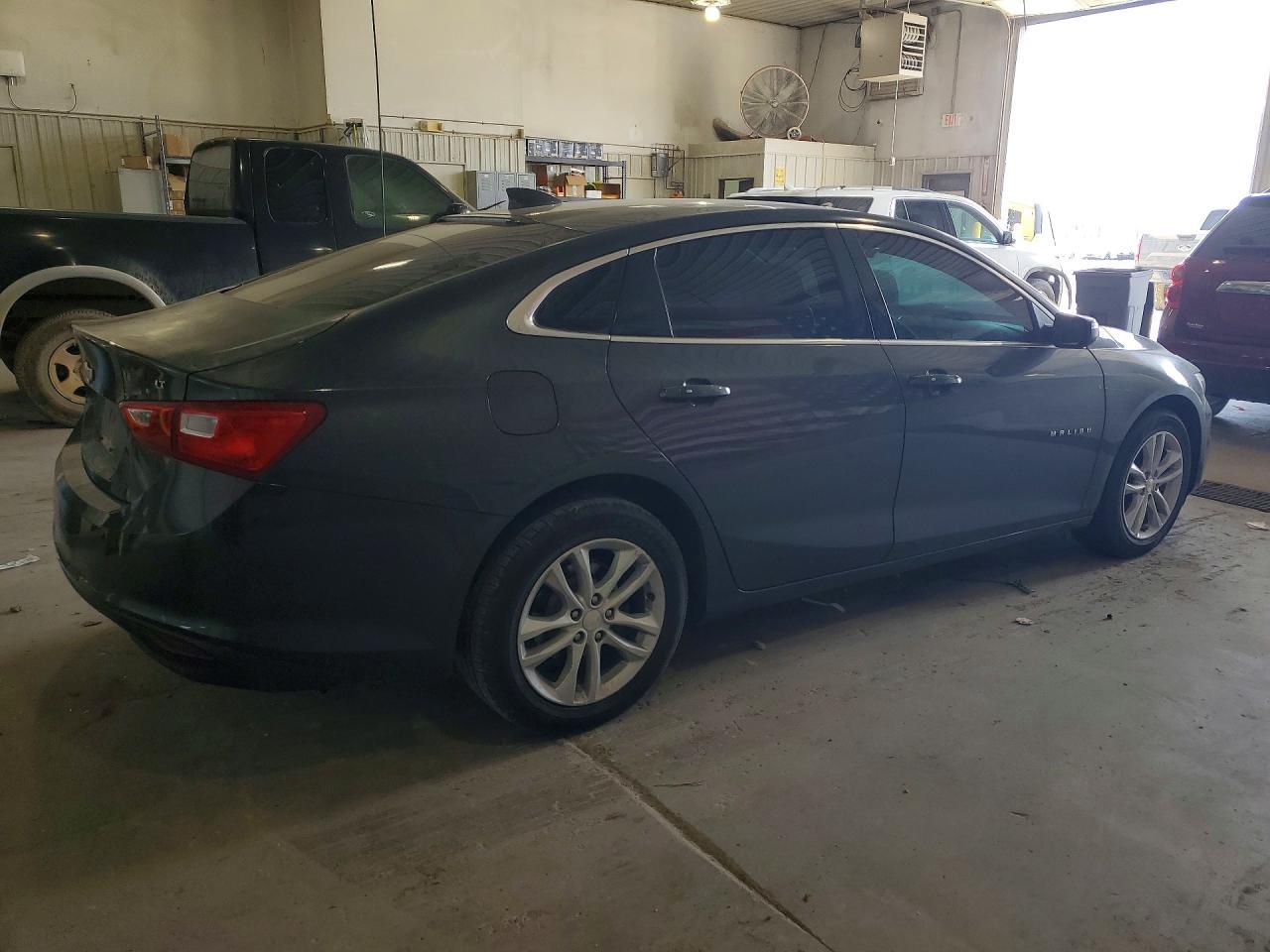 2017 Chevrolet Malibu Lt - Фото 3