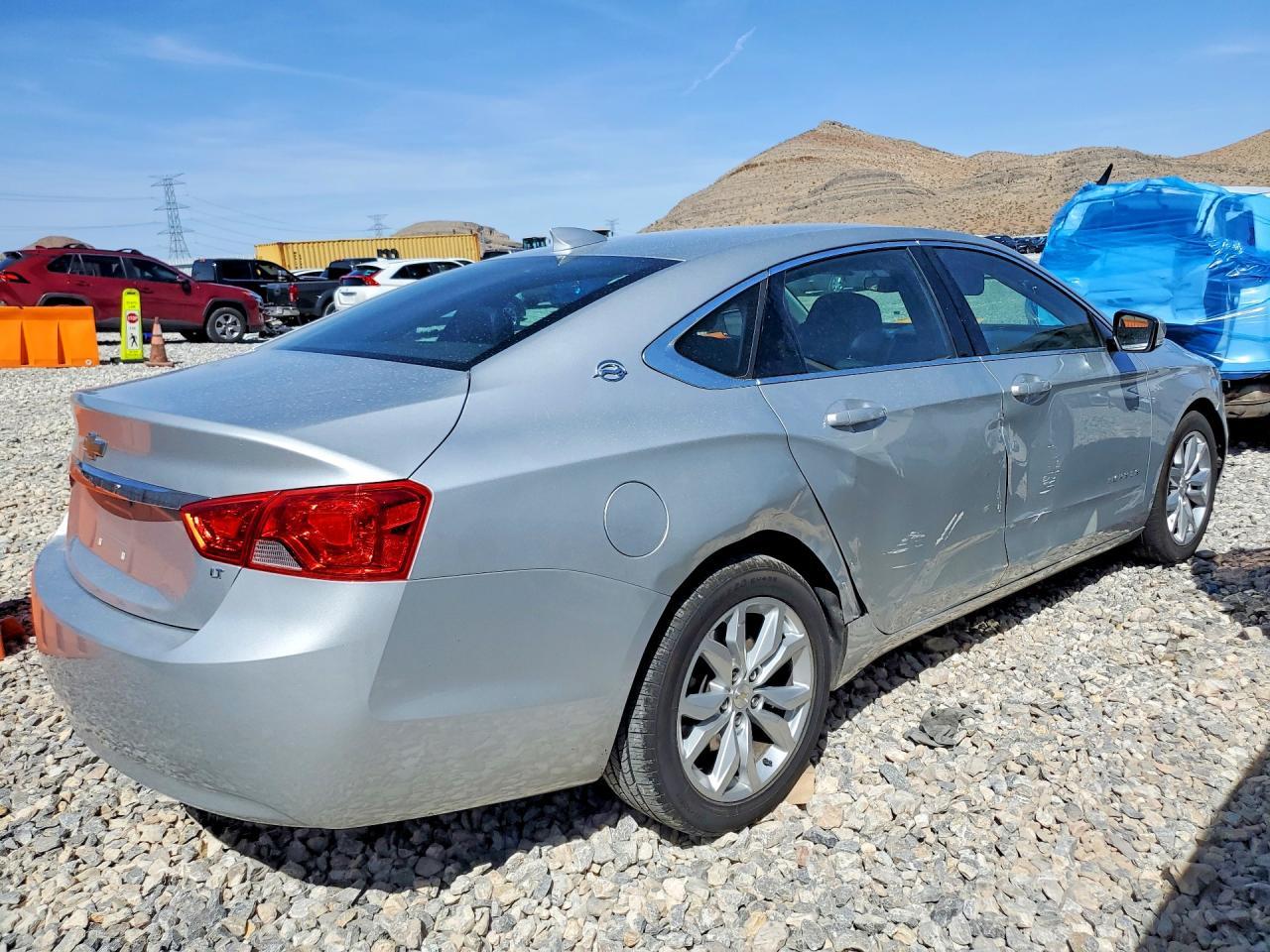 2017 Chevrolet Impala Lt - Фото 3