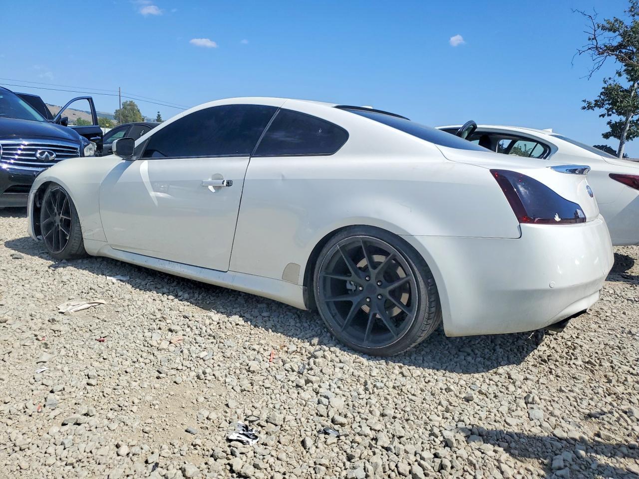 2011 Infiniti G37 Coupe Base - Image 2