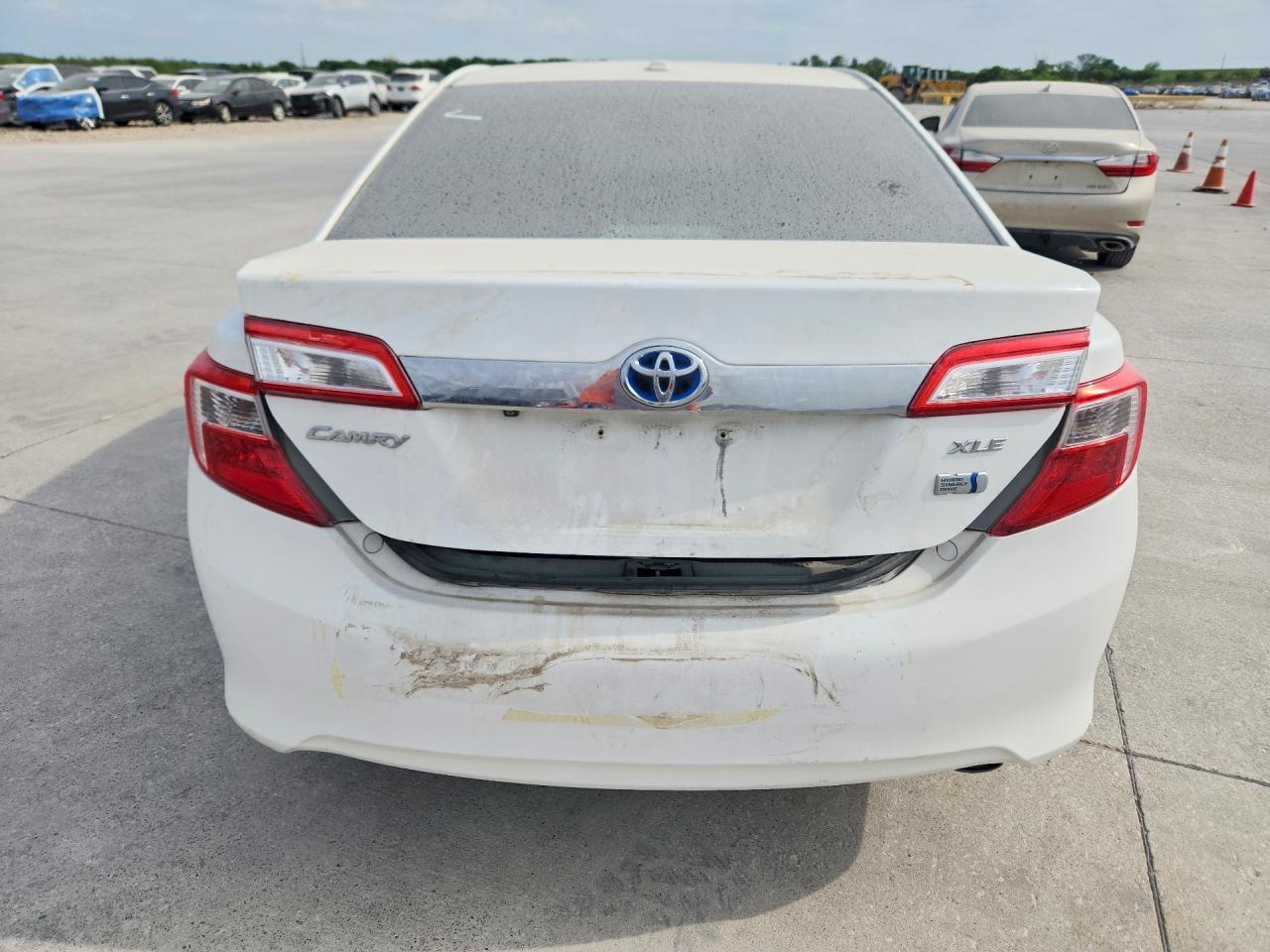 2012 Toyota Camry Hybrid Xle - Image 6