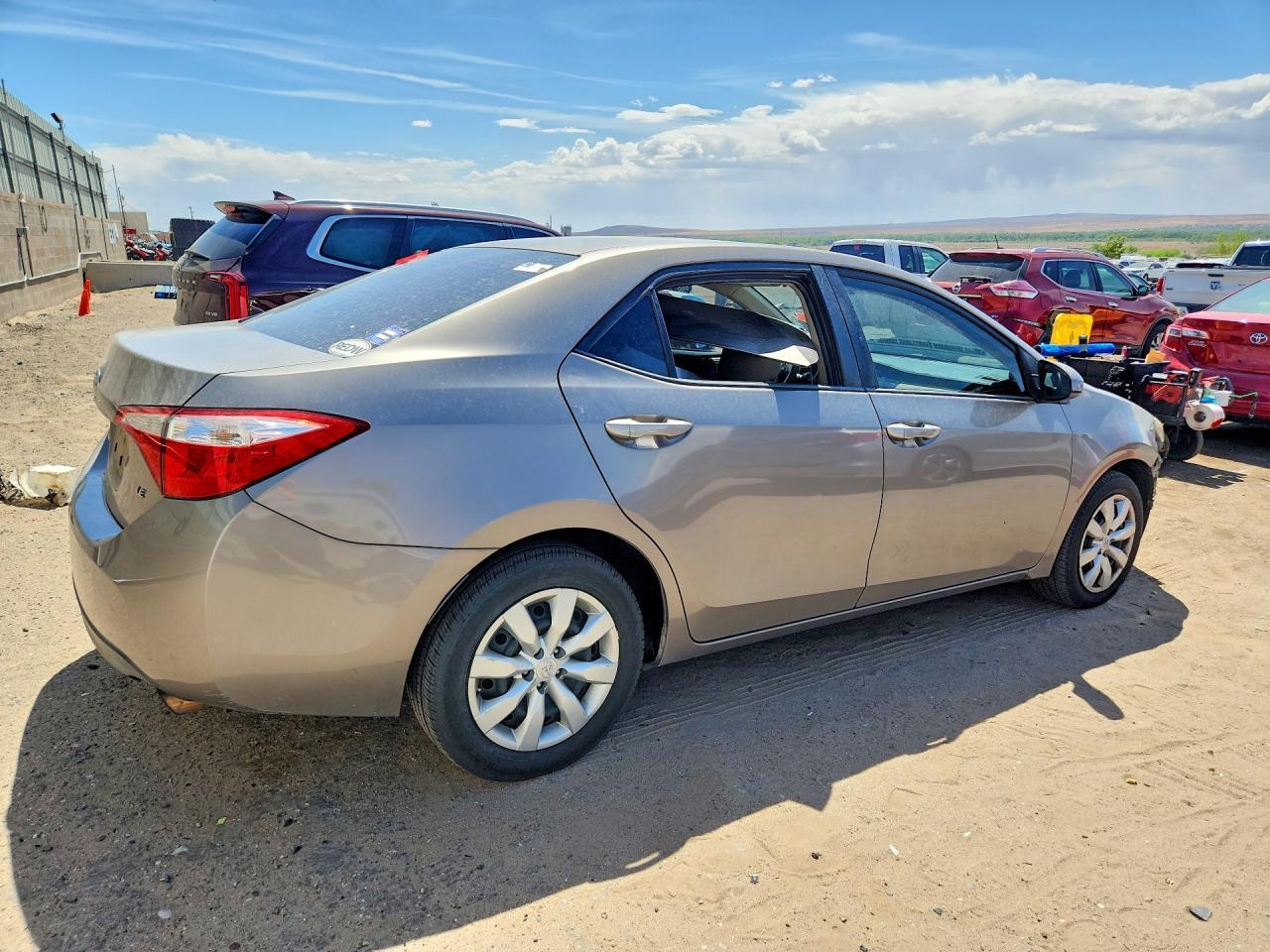 2015 Toyota Corolla Le - Фото 3