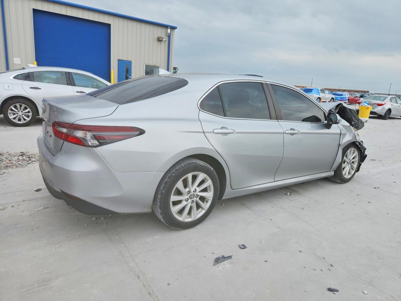 2023 Toyota Camry Le - Image 3