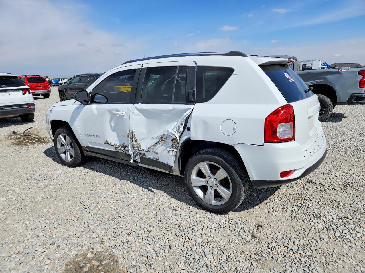 2012 Jeep Compass Latitude - Фото 2