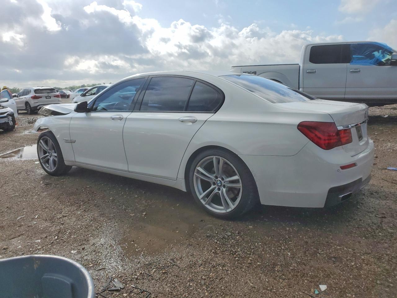 2014 BMW 740 I - Фото 2