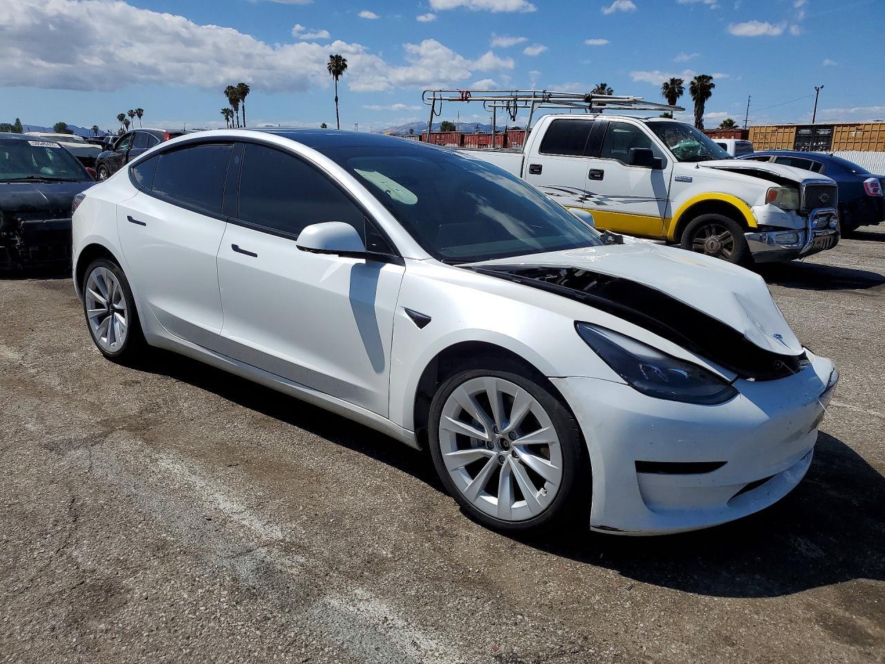 2021 Tesla Model 3 - Фото 4