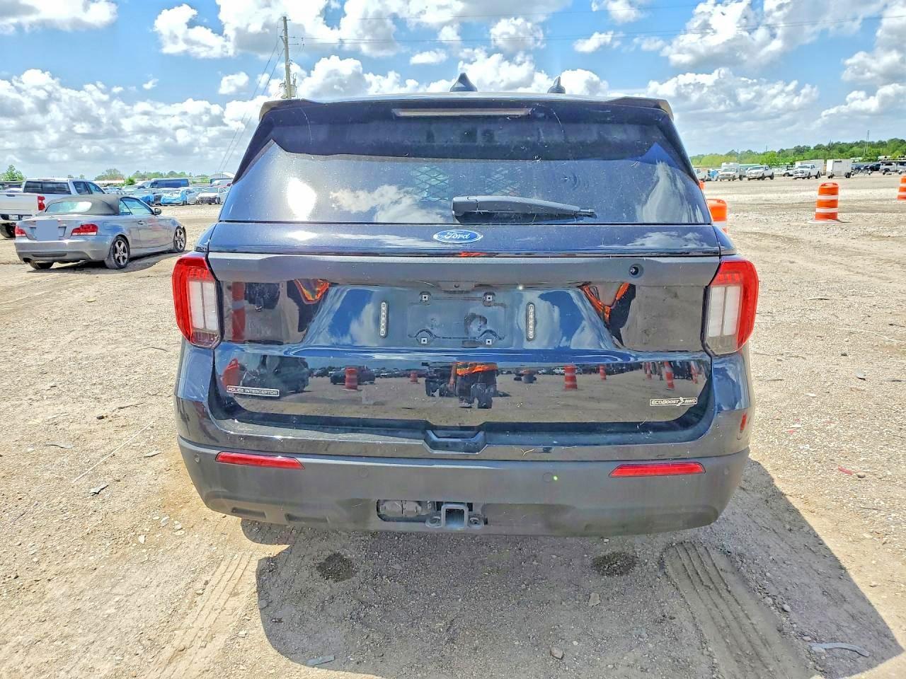2025 Ford Explorer Police Interceptor - Image 6