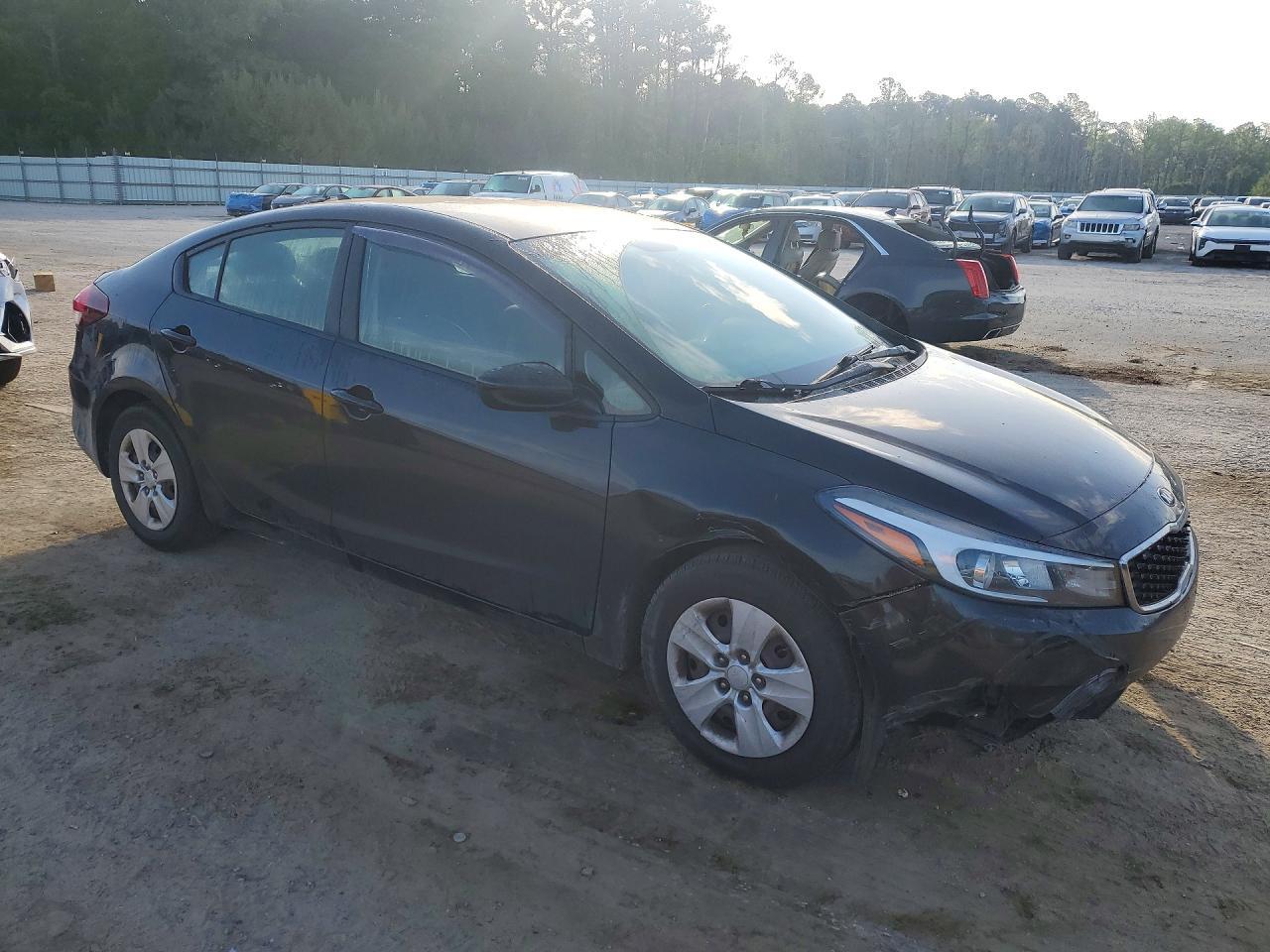 2017 Kia Forte Lx - Image 4