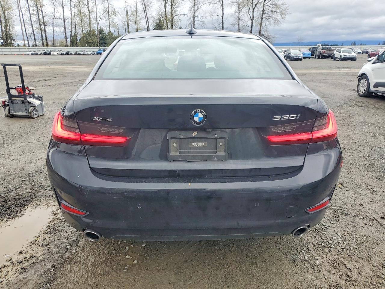 2019 BMW 330Xi - Image 6