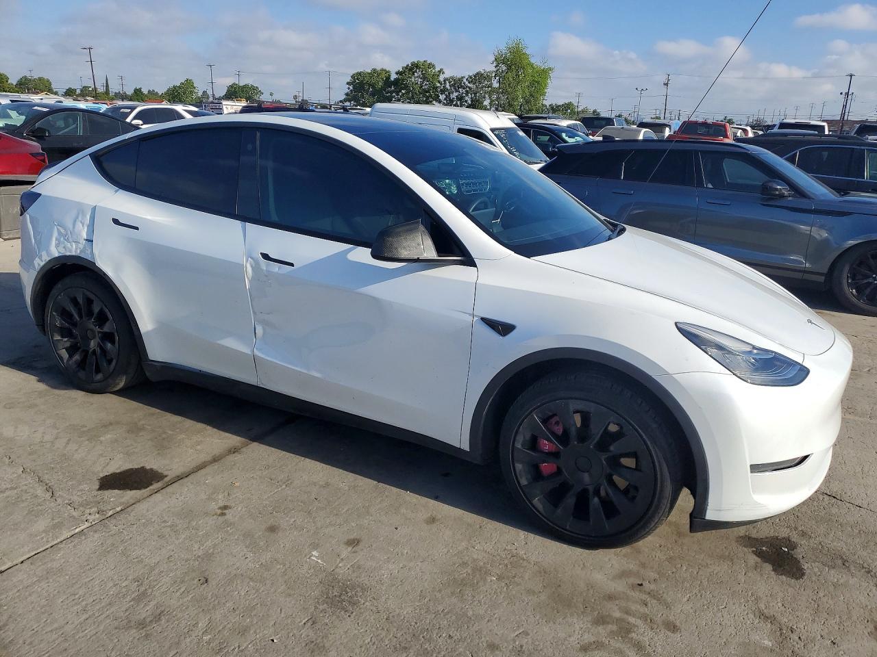 2023 Tesla Model Y - Image 4