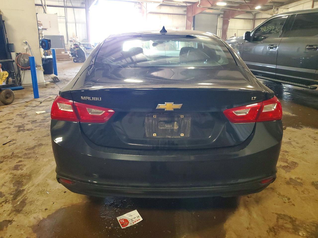 2017 Chevrolet Malibu Lt - Image 6