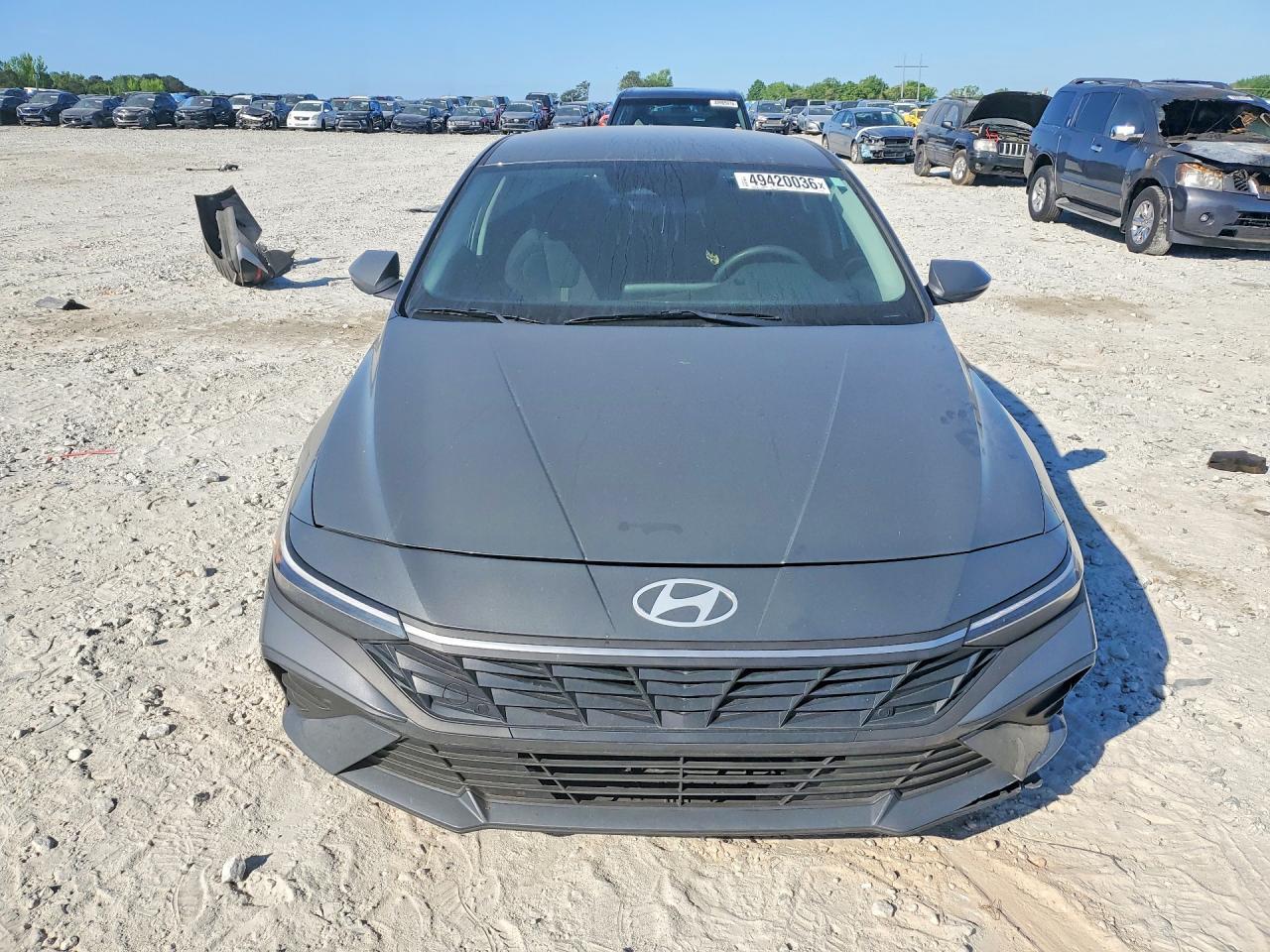 2025 Hyundai Elantra Se - Image 5