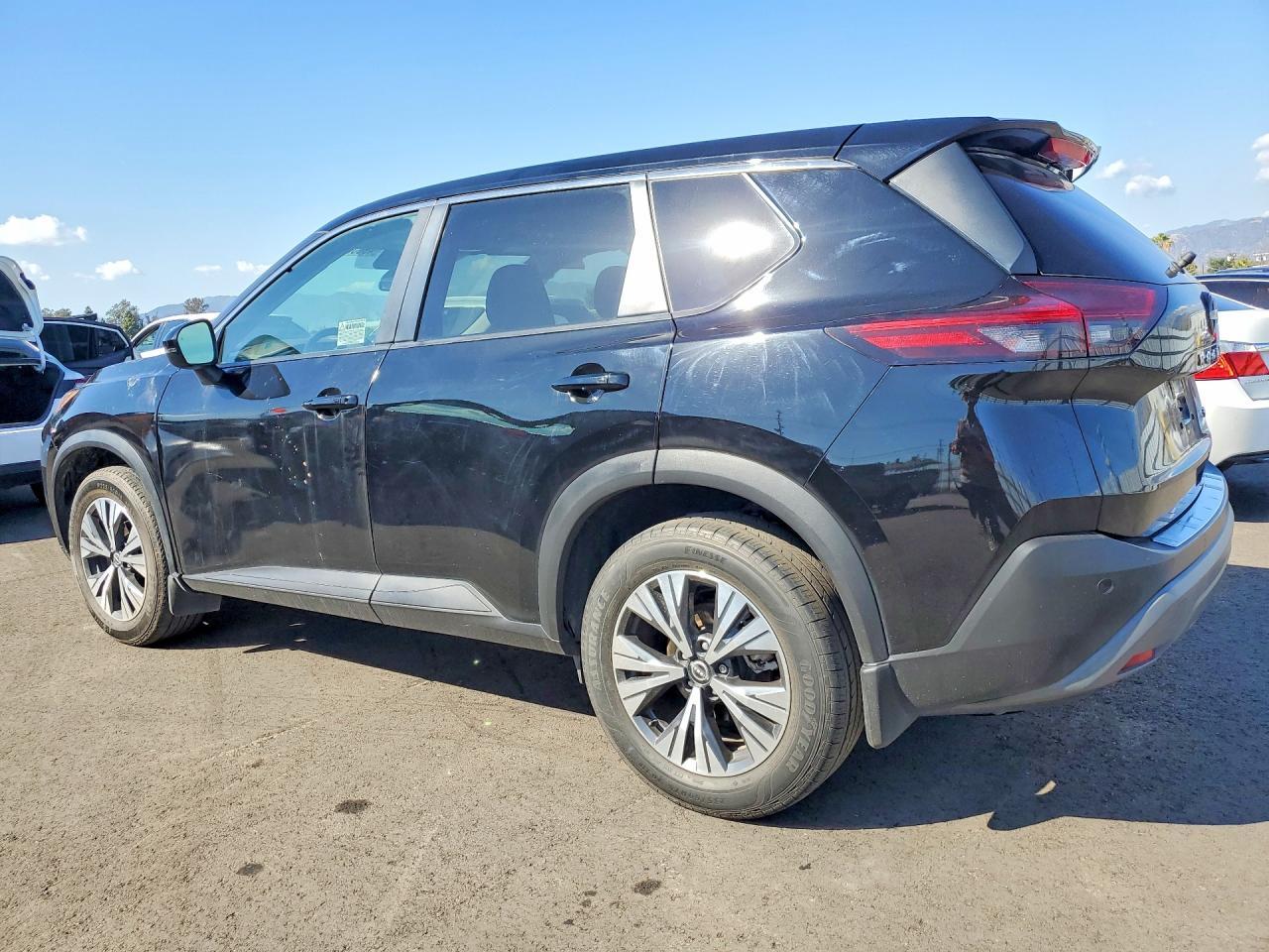 2022 Nissan Rogue Sv - Фото 2