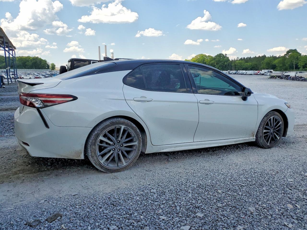 2019 Toyota Camry Xse - Image 3