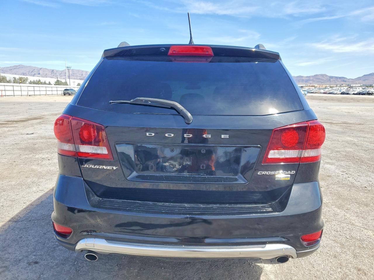 2018 Dodge Journey Crossroad - Image 6