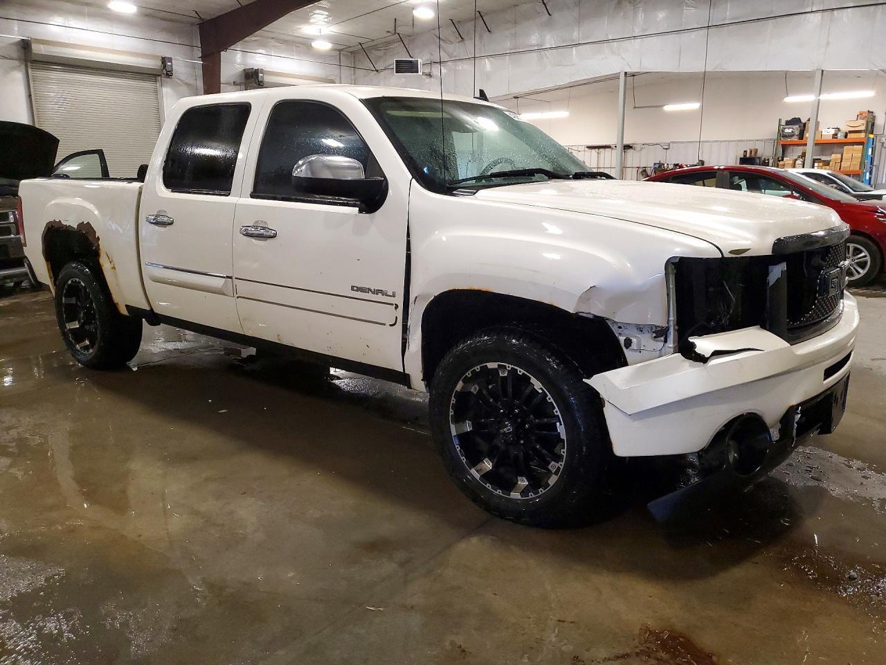 2011 GMC Sierra K1500 Denali - Image 4