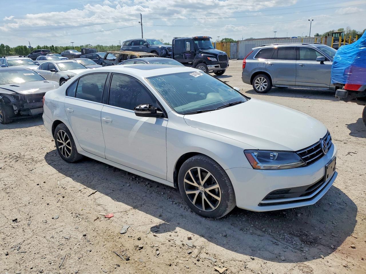 2018 Volkswagen Jetta Se - Фото 4
