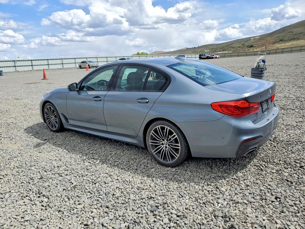 2019 BMW 530 I - Фото 2