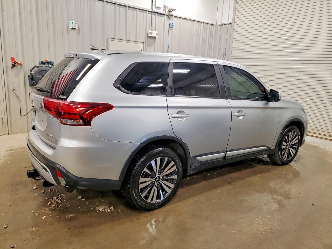 2019 Mitsubishi Outlander Se - Фото 3