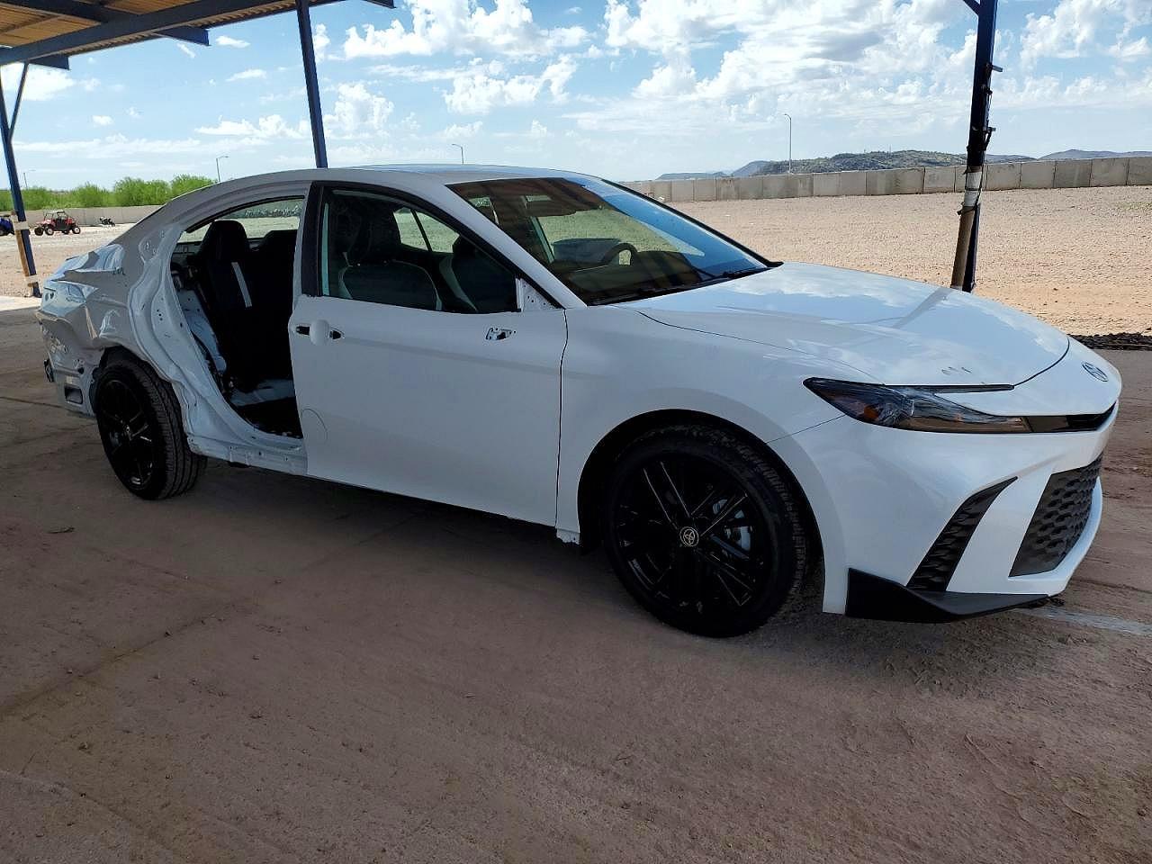2025 Toyota Camry Se - Фото 4