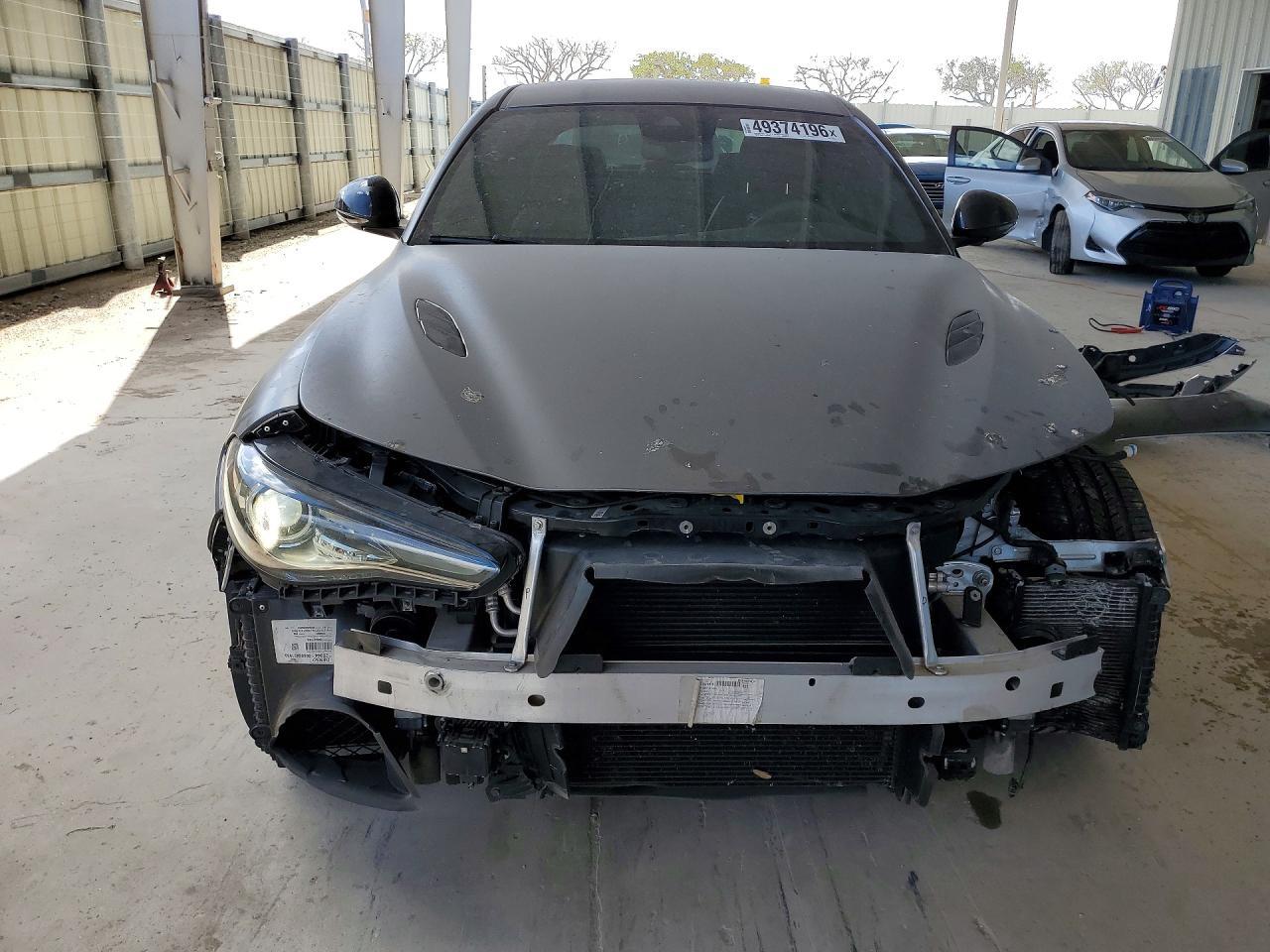2019 Alfa Romeo Giulia Quadrifoglio - Image 5