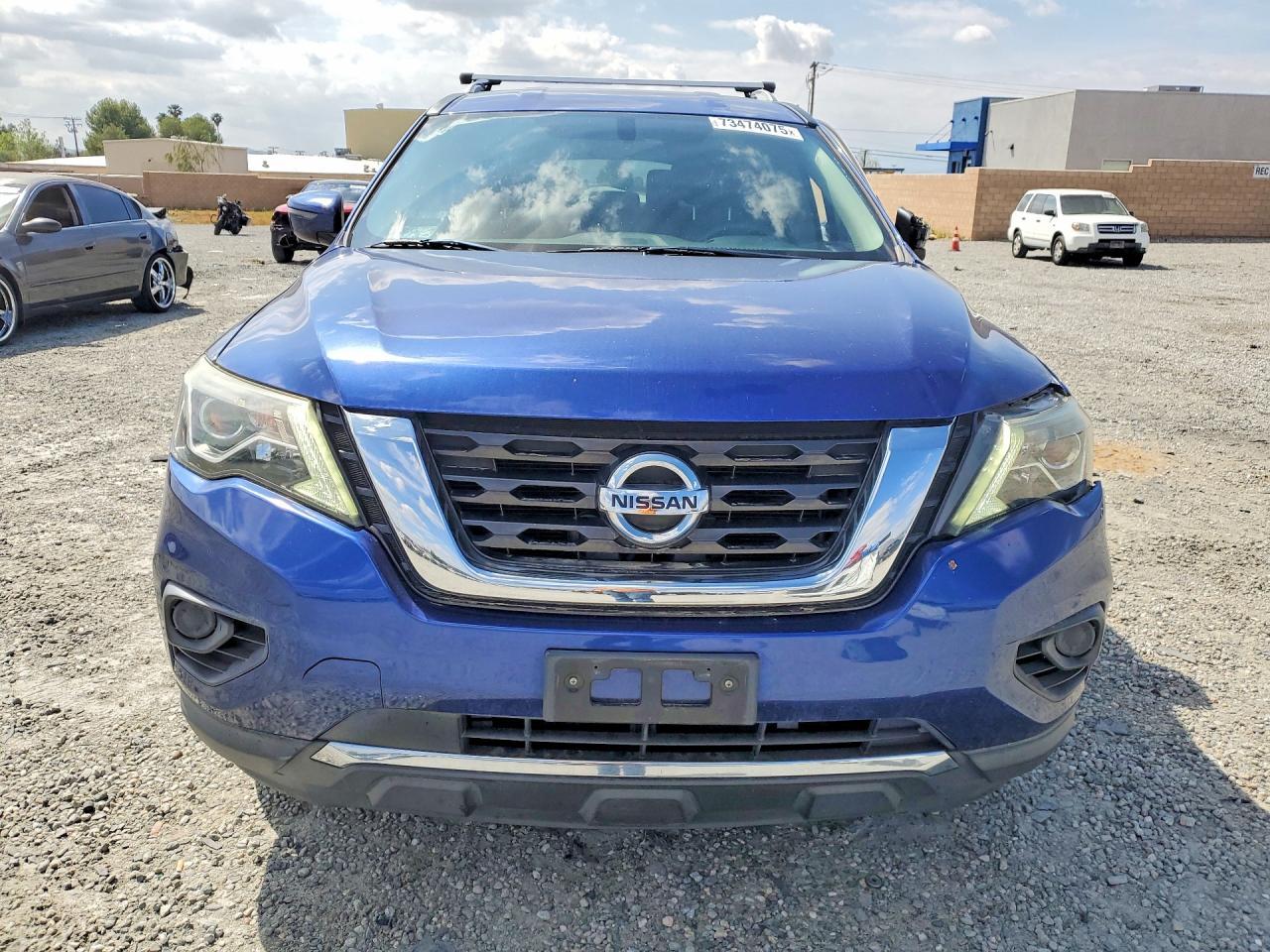 2018 Nissan Pathfinder S - Image 5