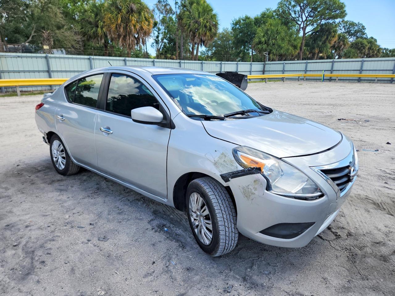 2018 Nissan Versa S Plus - Image 4