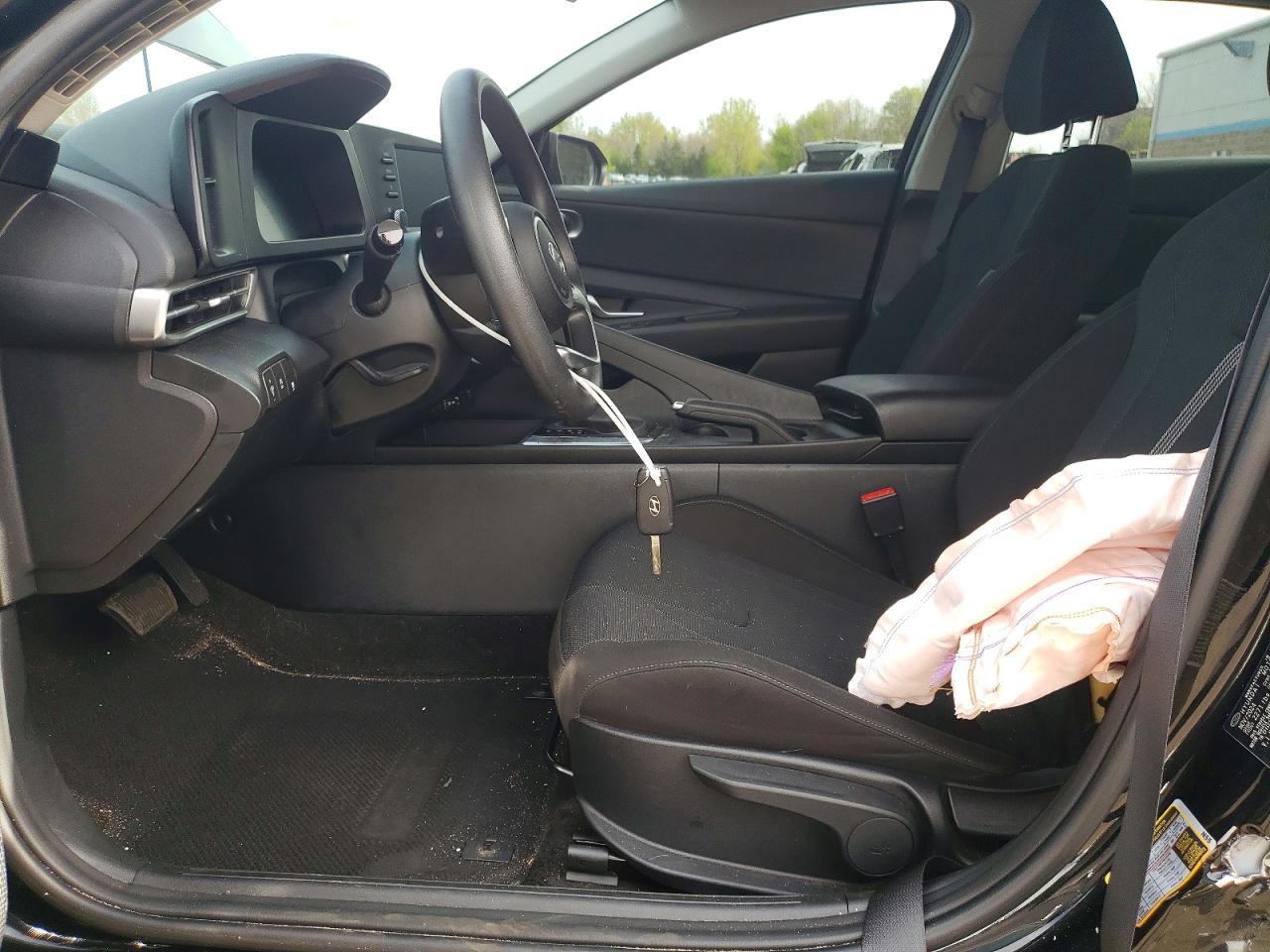 2025 Hyundai Elantra Se - Фото 7