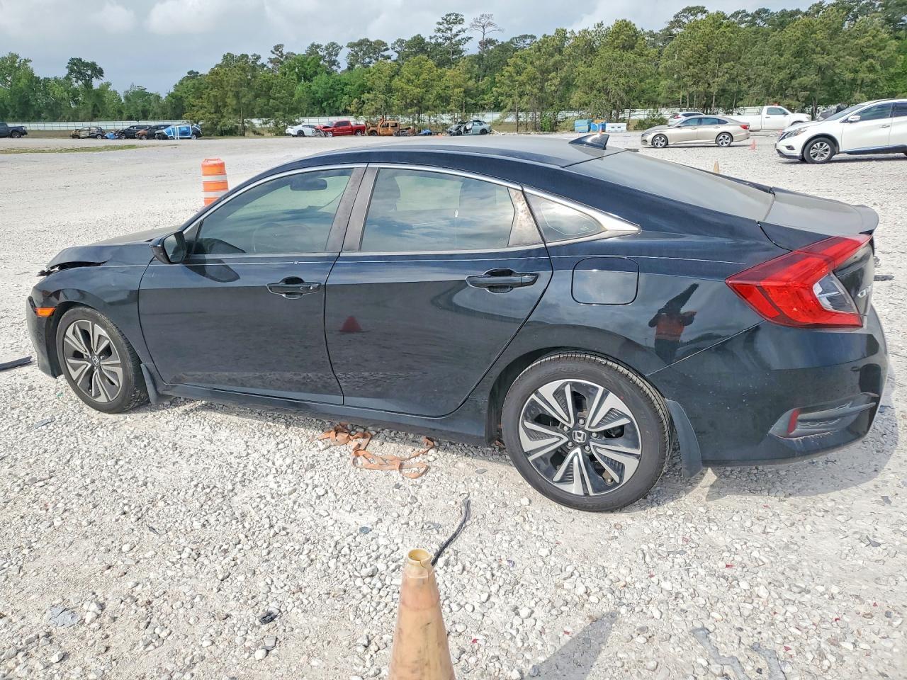 2018 Honda Civic Ex - Image 2