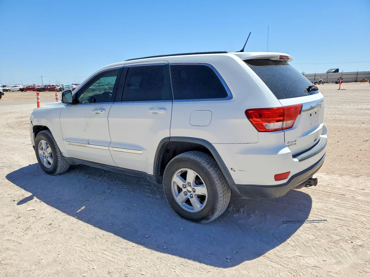 2013 Jeep Grand Cherokee Laredo - Фото 2