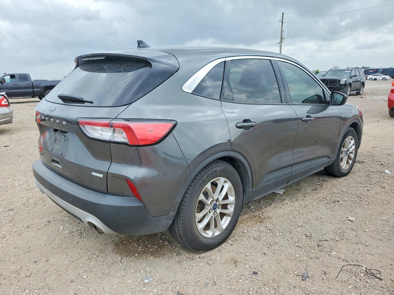 2020 Ford Escape Se - Фото 3