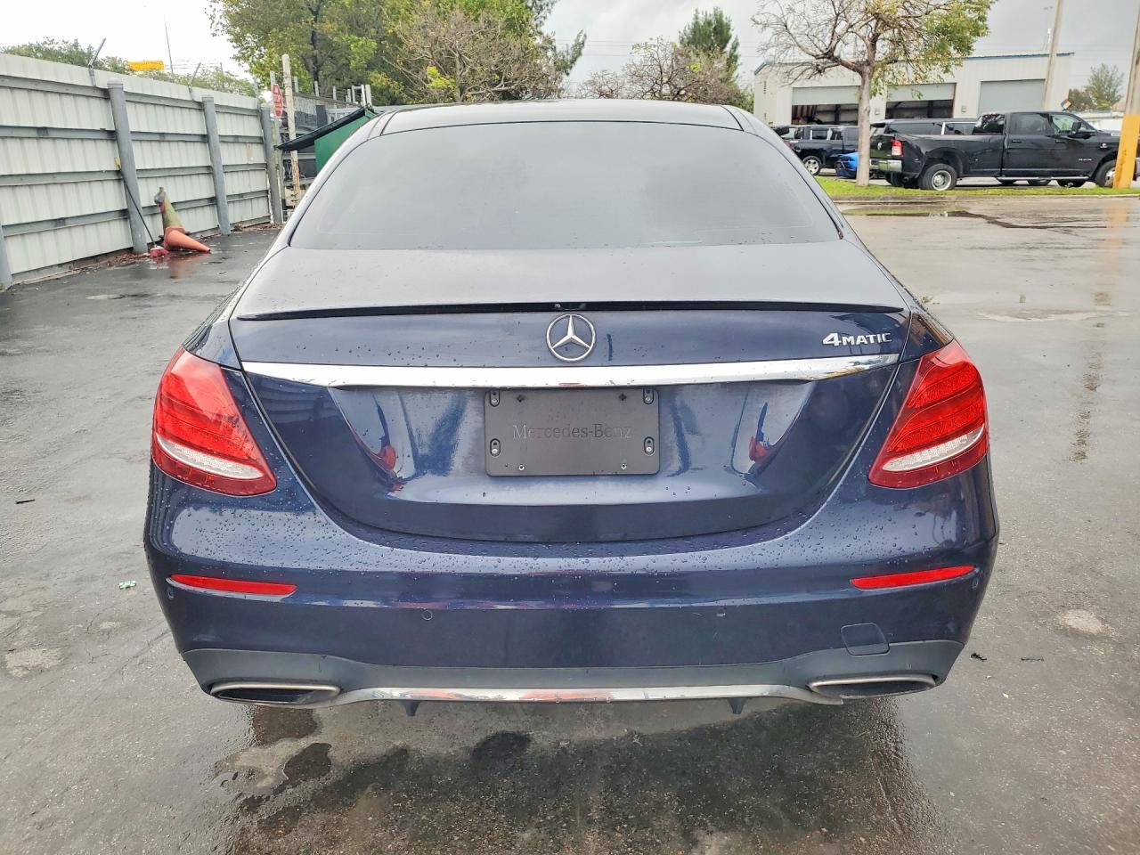 2017 Mercedes-Benz E 300 4Matic - Image 6