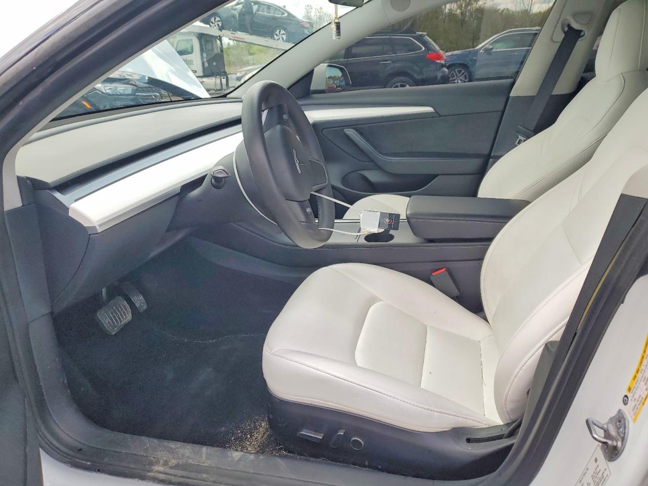 2022 Tesla Model 3 - Фото 7
