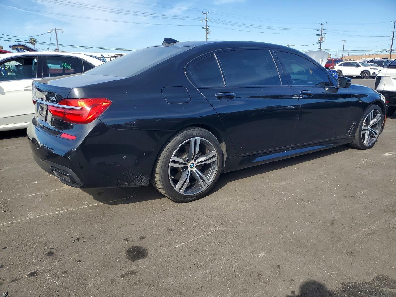 2018 BMW 750 I - Фото 3