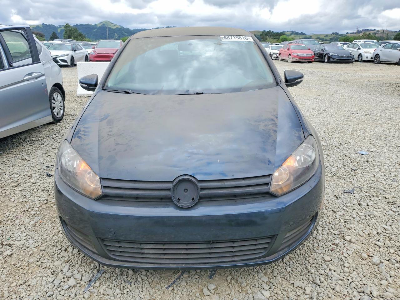 2010 Volkswagen Golf - Image 5