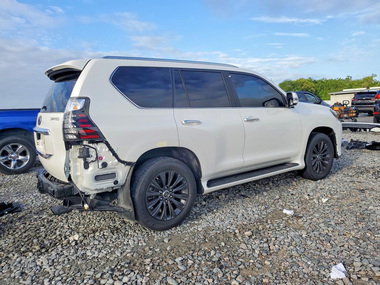 2023 Lexus Gx 460 Luxury - Image 3