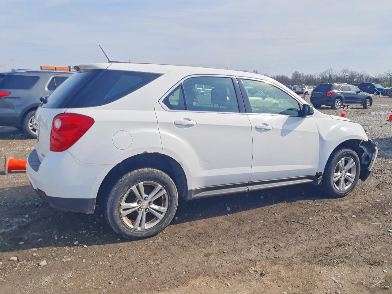 2015 Chevrolet Equinox Ls - Фото 3