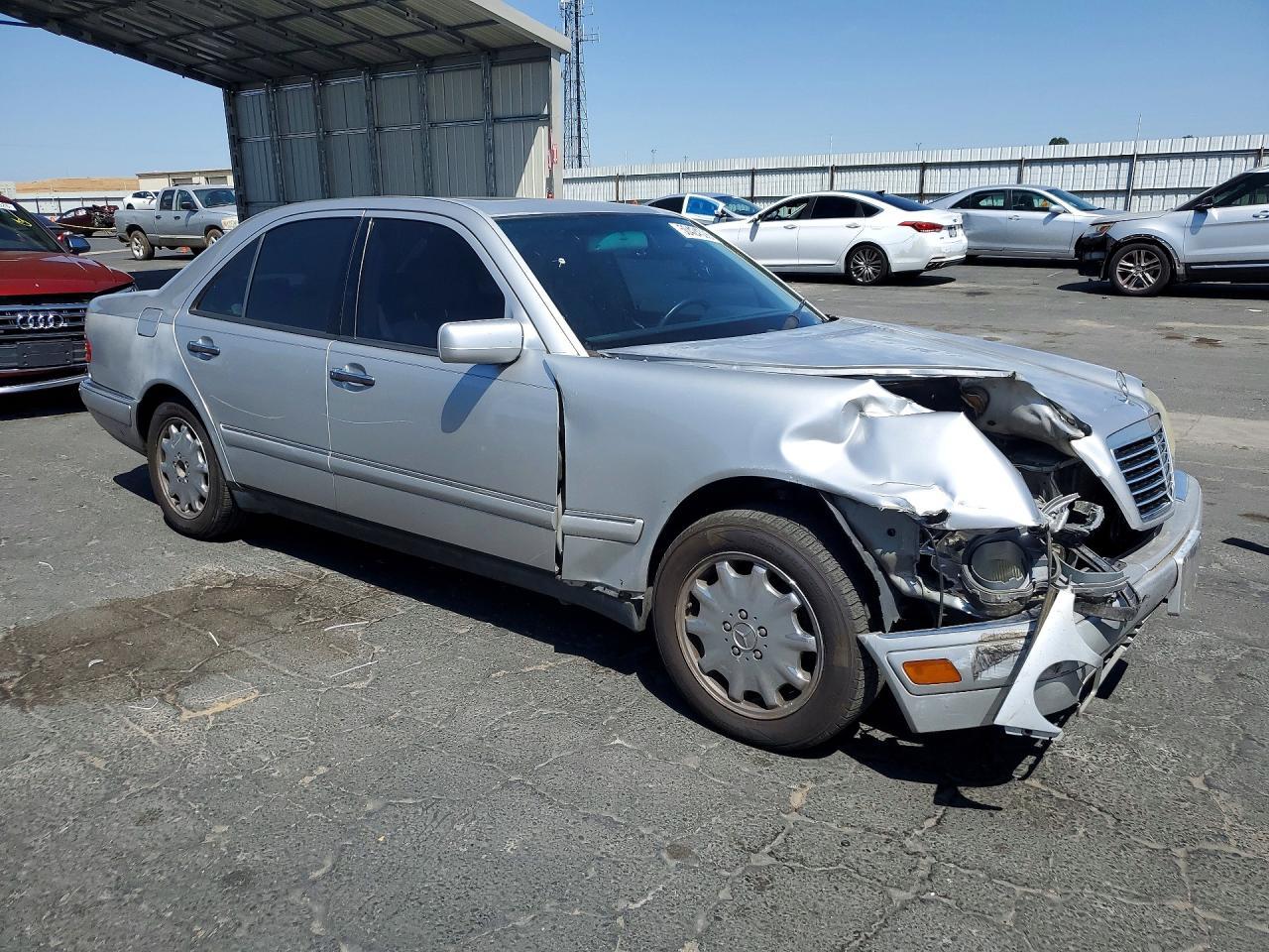 1999 Mercedes-Benz E 320 - Фото 4