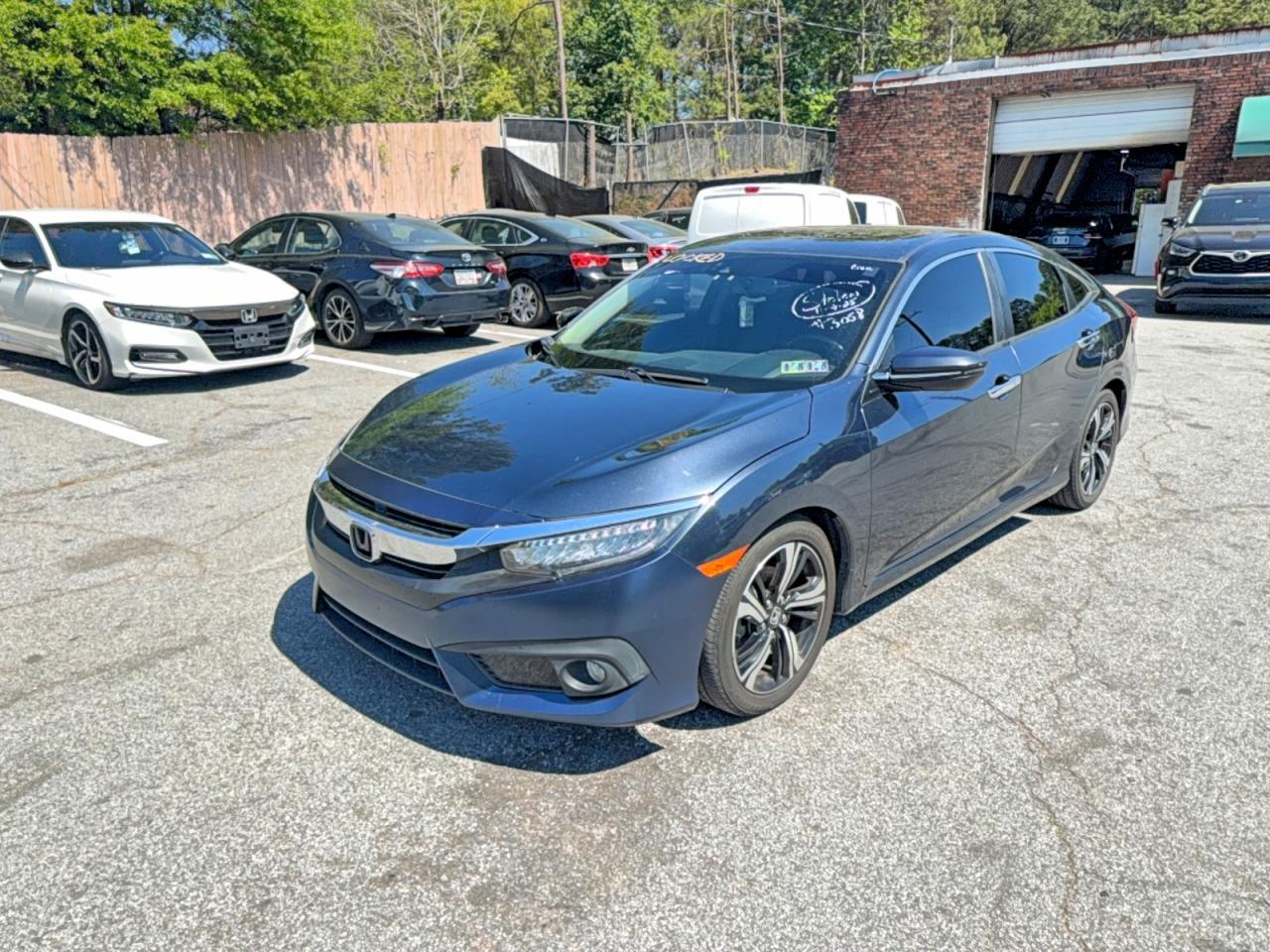 2018 Honda Civic Touring - Image 2