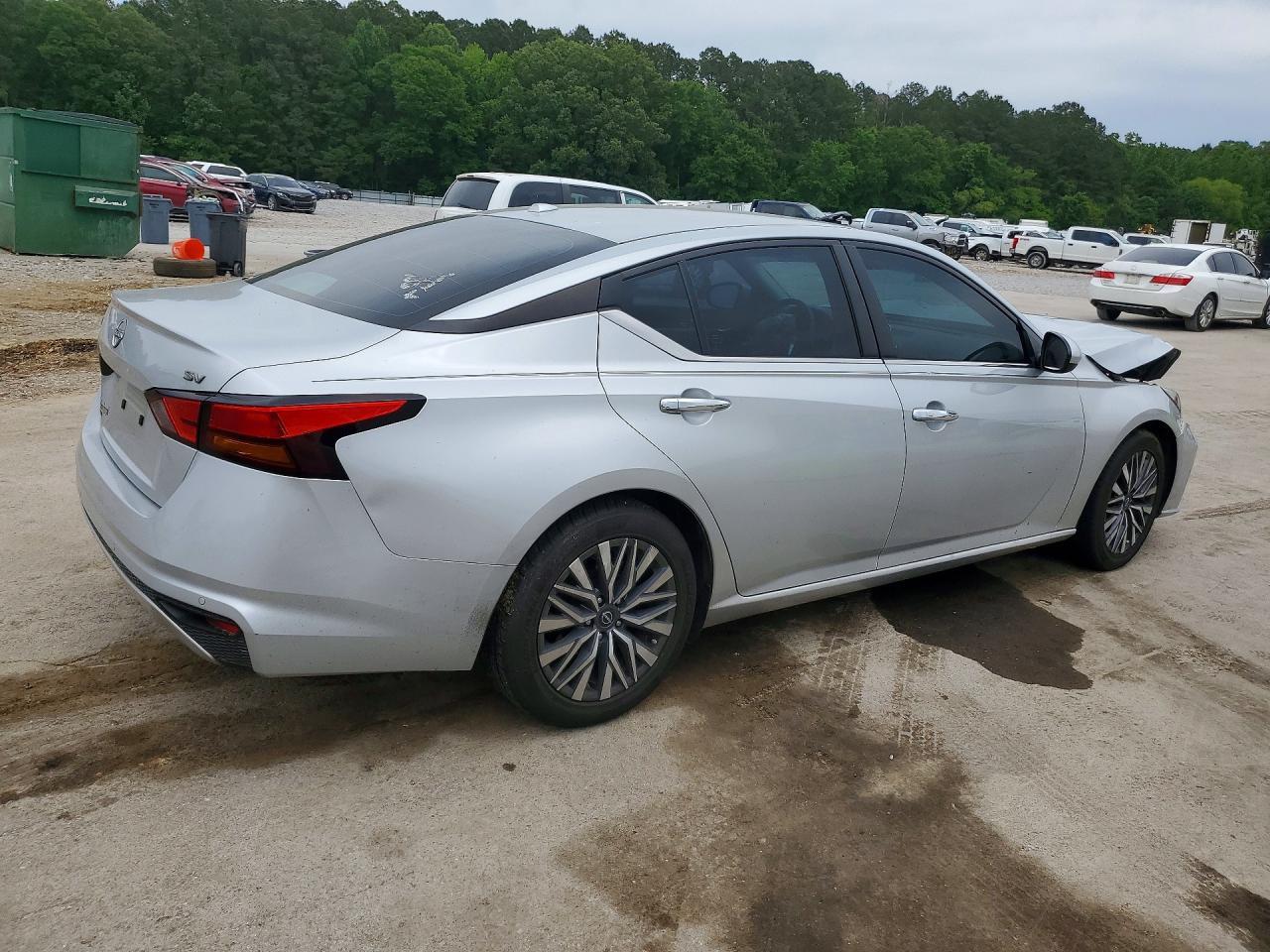 2023 Nissan Altima Sv - Image 3