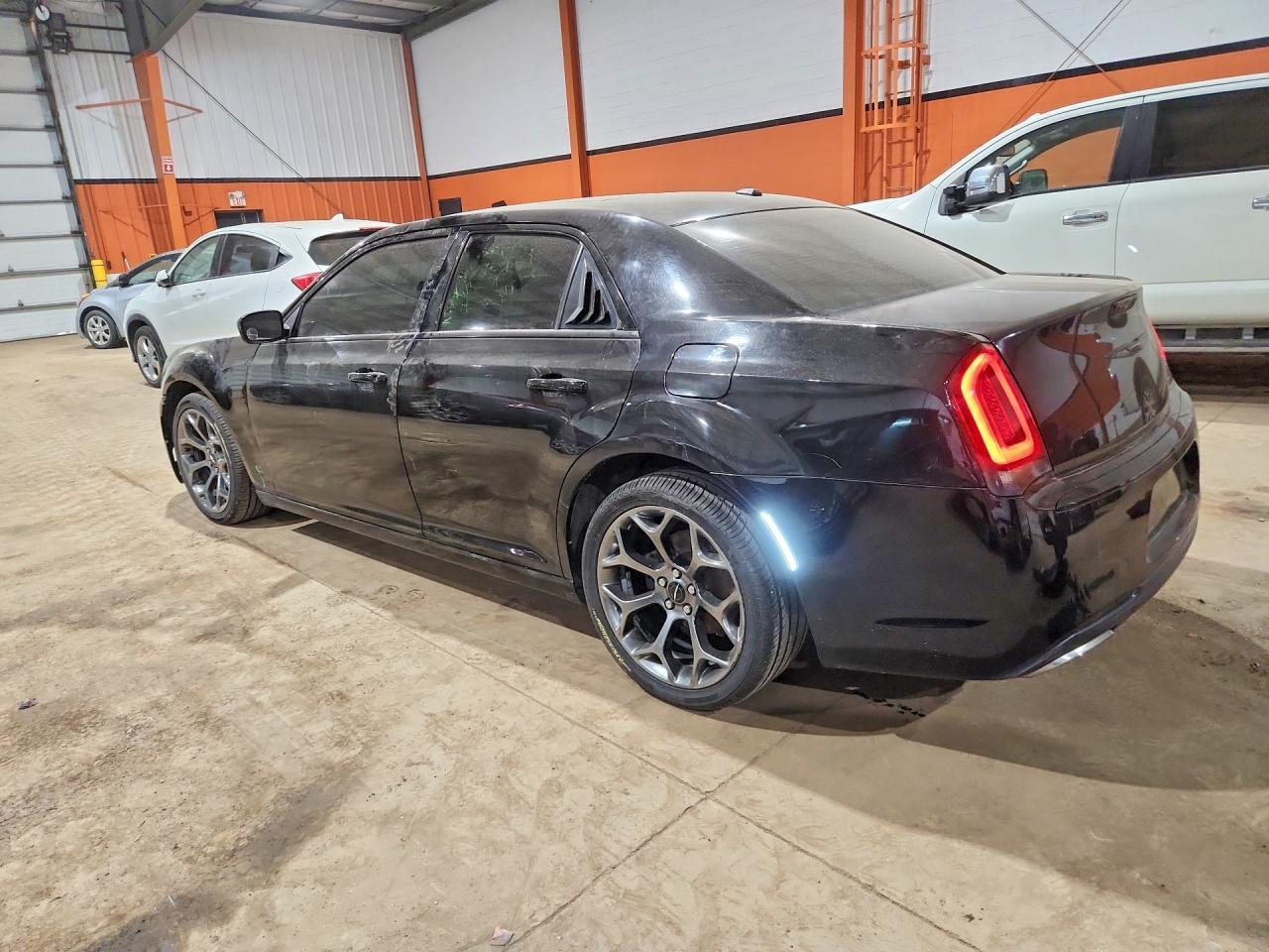 2017 Chrysler 300 S - Фото 2