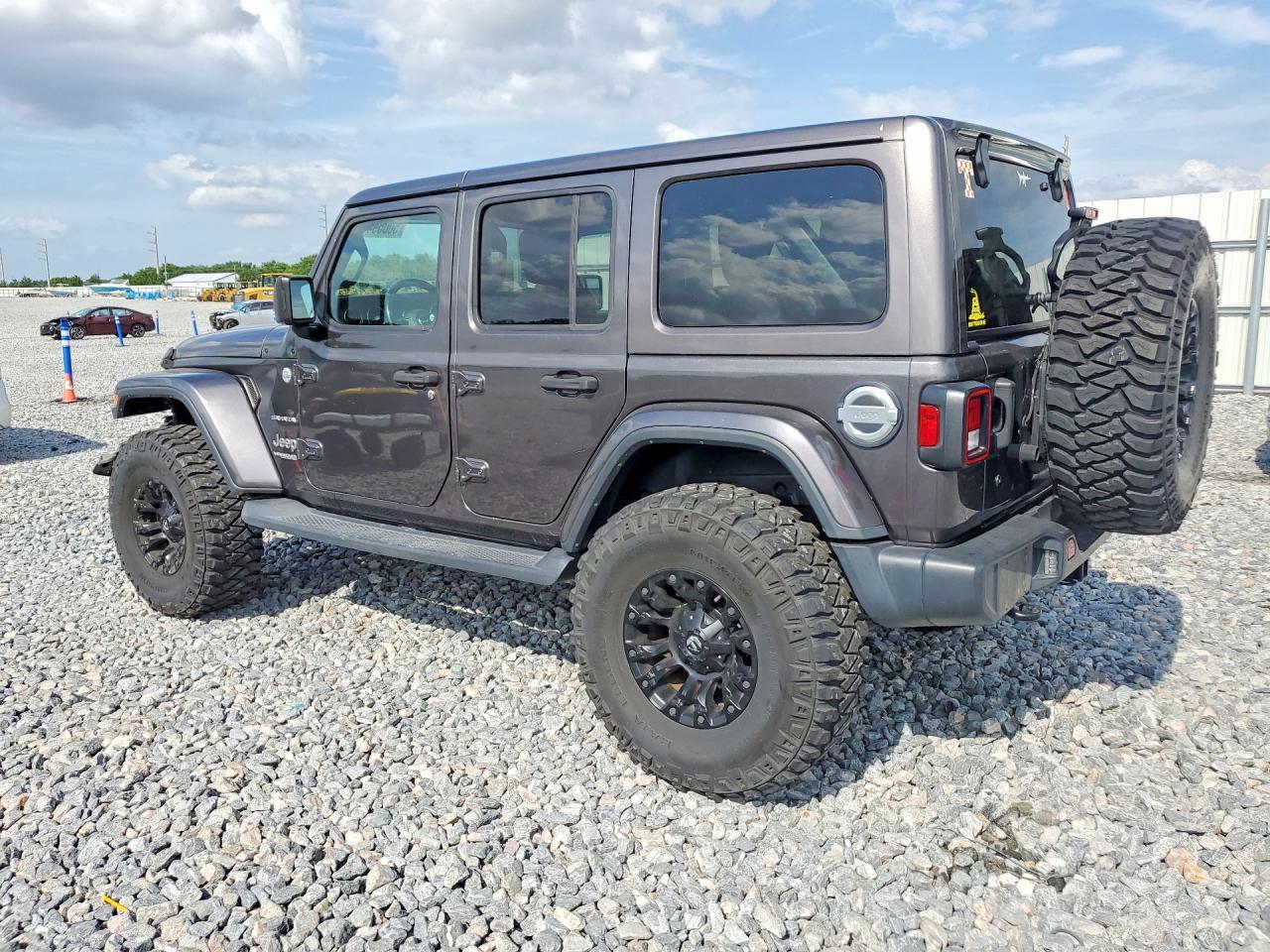 2018 Jeep Wrangler Unlimited Sahara - Image 2